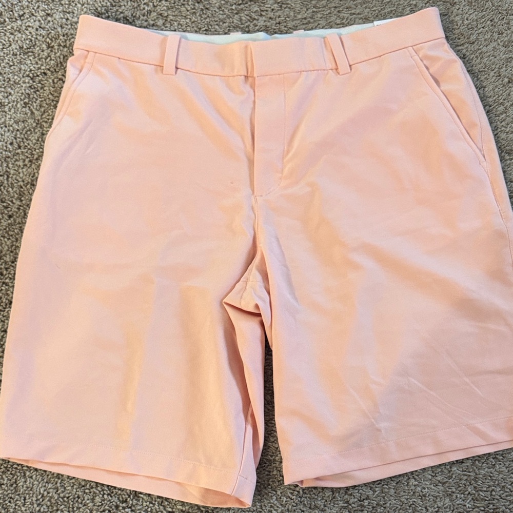 Nike Men's Light Peach Flat-Front Golf Shorts